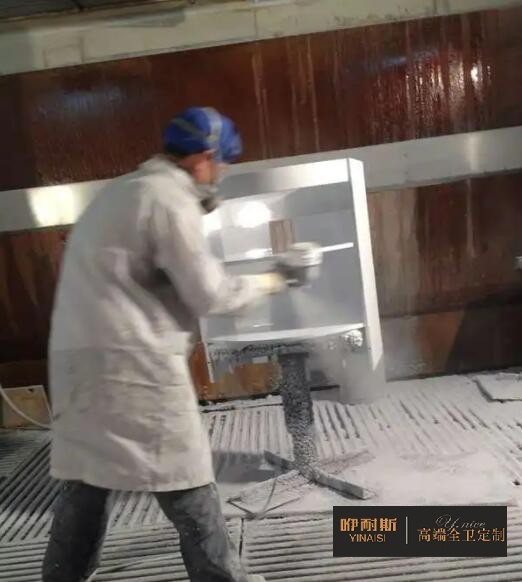 采用專業(yè)的聚酯漆確保在使用要求上做到防蟲、防水;獨特大方的顏色是在市場上保持高檔次的一大關鍵。