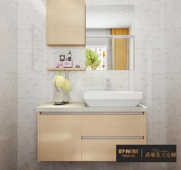 小巧的吊柜，滿足衛(wèi)生間日常收納;設(shè)置隔板，方便洗漱用品擺放。