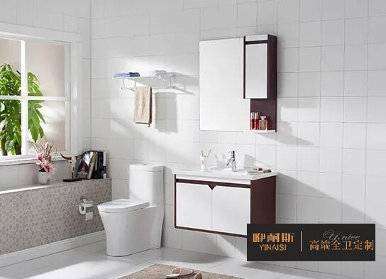 避免陽光直接照射，以免油漆表面氧化